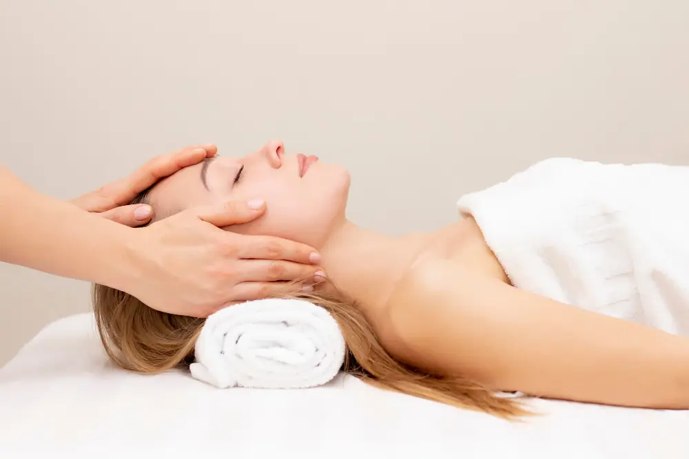 Professionelle Gesichtsbehandlung - Cosmeda Intensivausbildung